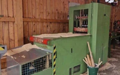 37676. Mini frame saw for resawing of cants (prisms)