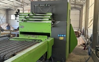 37685. Board edger and multi rip saw VR 1300 S with servo controlled blade positioning